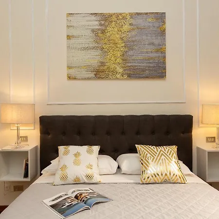 아파트 Savoia Exclusive House By Premium Collection